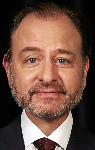 Фишер Стивенс
