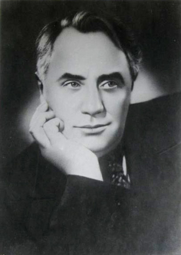 Михаил Жаров