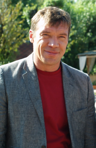 Олег Чернов