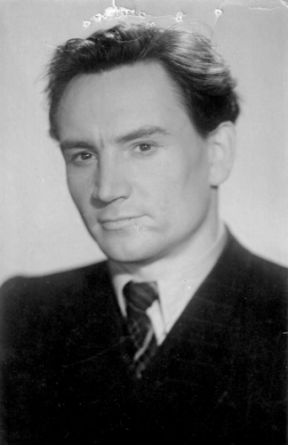 Игорь Безяев