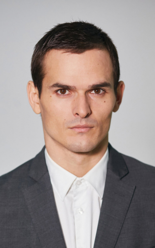 Илья Мирошников