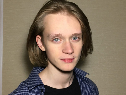 Денис Гусев