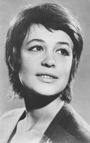 Марина Неёлова