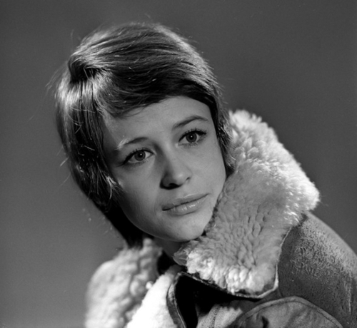 Марина Неёлова