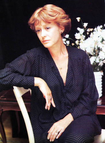 Марина Неёлова