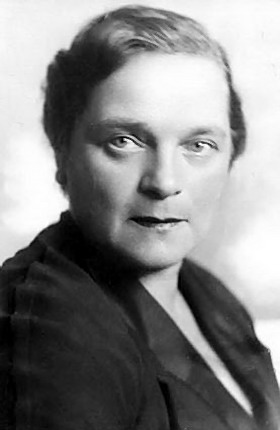 Елена Максимова