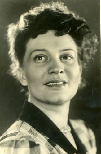 Нина Алисова