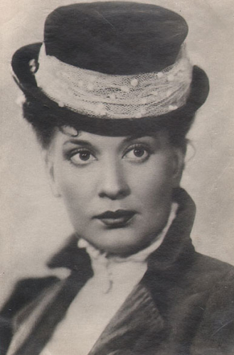 Нина Алисова
