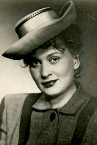 Нина Алисова