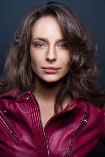 Анна Попова