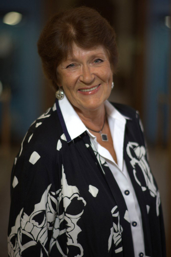Лариса Леонова