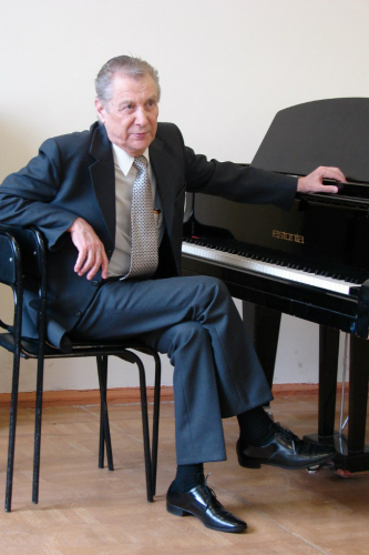 Андрей Эшпай